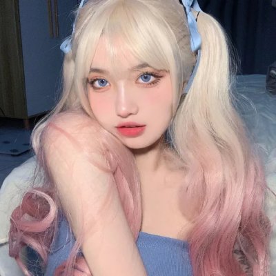 蒂拉和兰妮劫火车